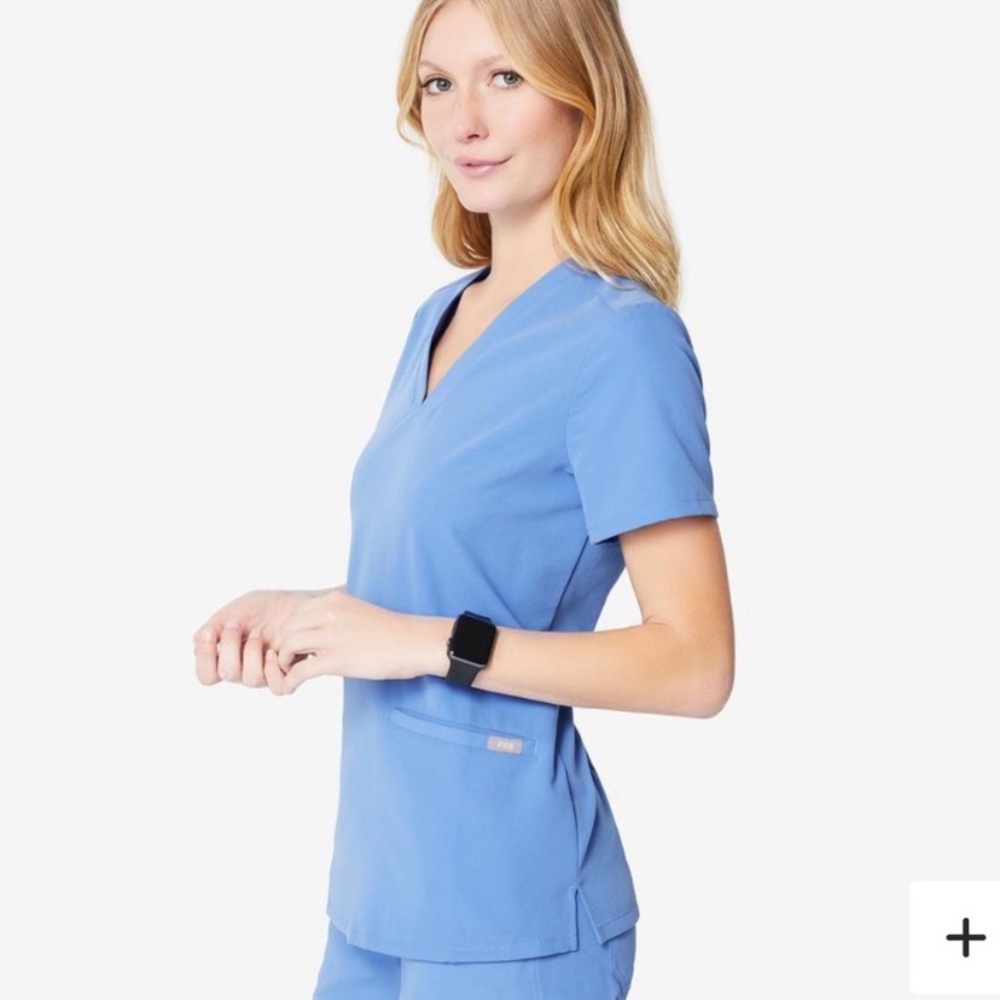 Figs scrub top